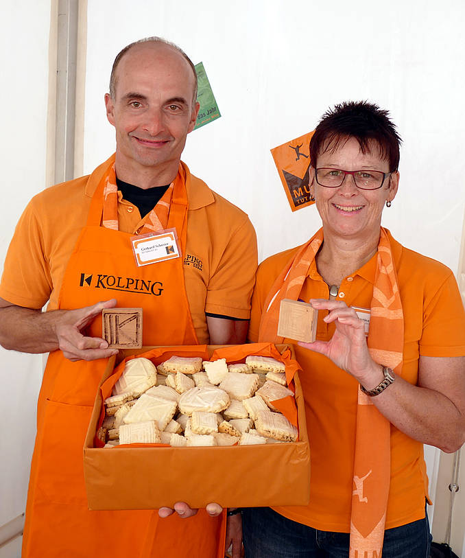 Martina und Gerhard Schuster mit ihren Kolpingspringerle. Bild: DV-RS