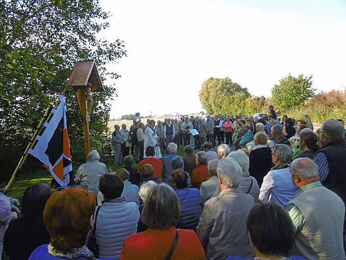 Viele Laupheimer kamen zur Kolping-Kreuzweihe.